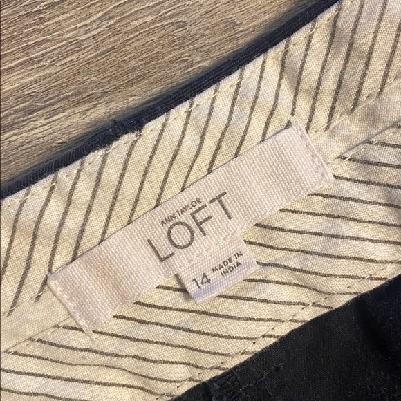 EUC Ann Taylor LOFT Dark Navy Chino Shorts 14 - Picture 3 of 8
